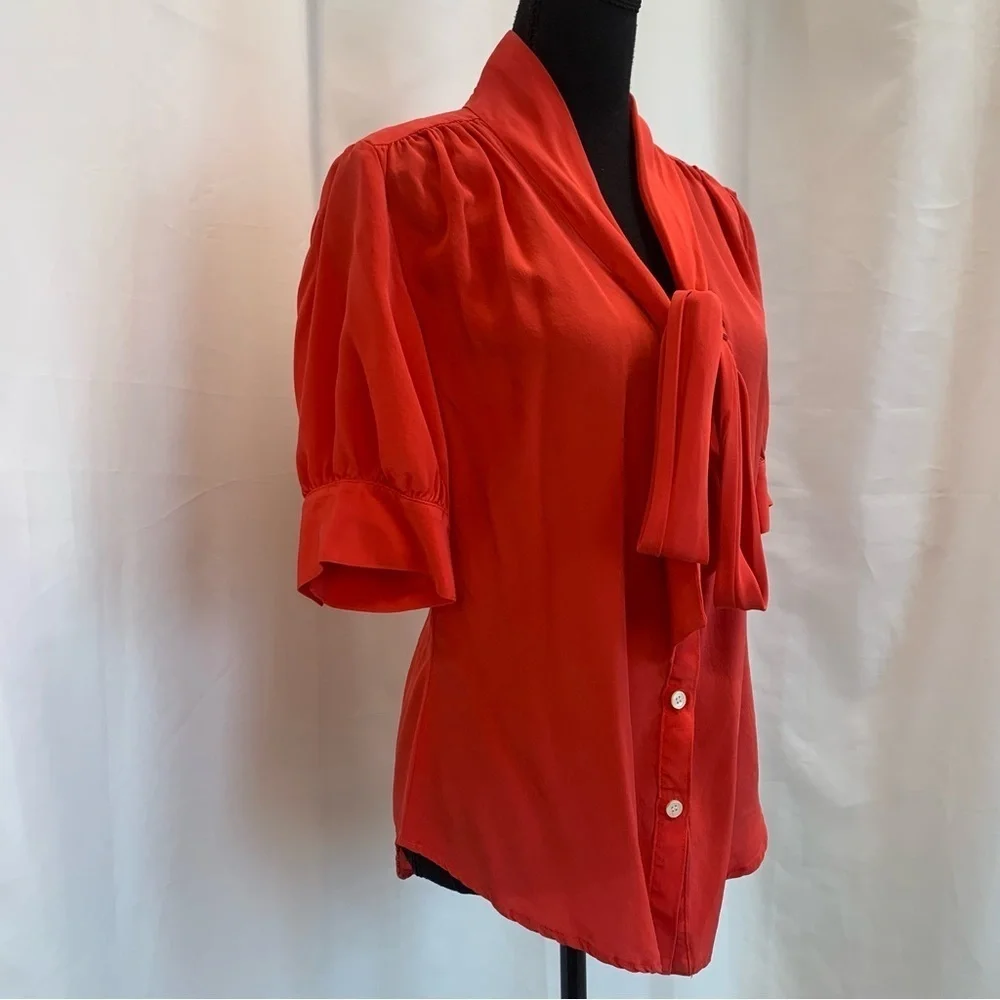 Fifteen Twenty blood orange red tie neck 100% silk blouse Sz L - Picture 3 of 11